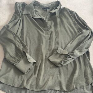Banana Republic Olive Green Button-Down Collared Blouse